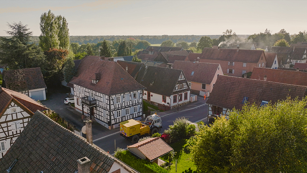 Projet Lithium de France_camion explo et maisons colombages-copyright-Lithium de France Aude